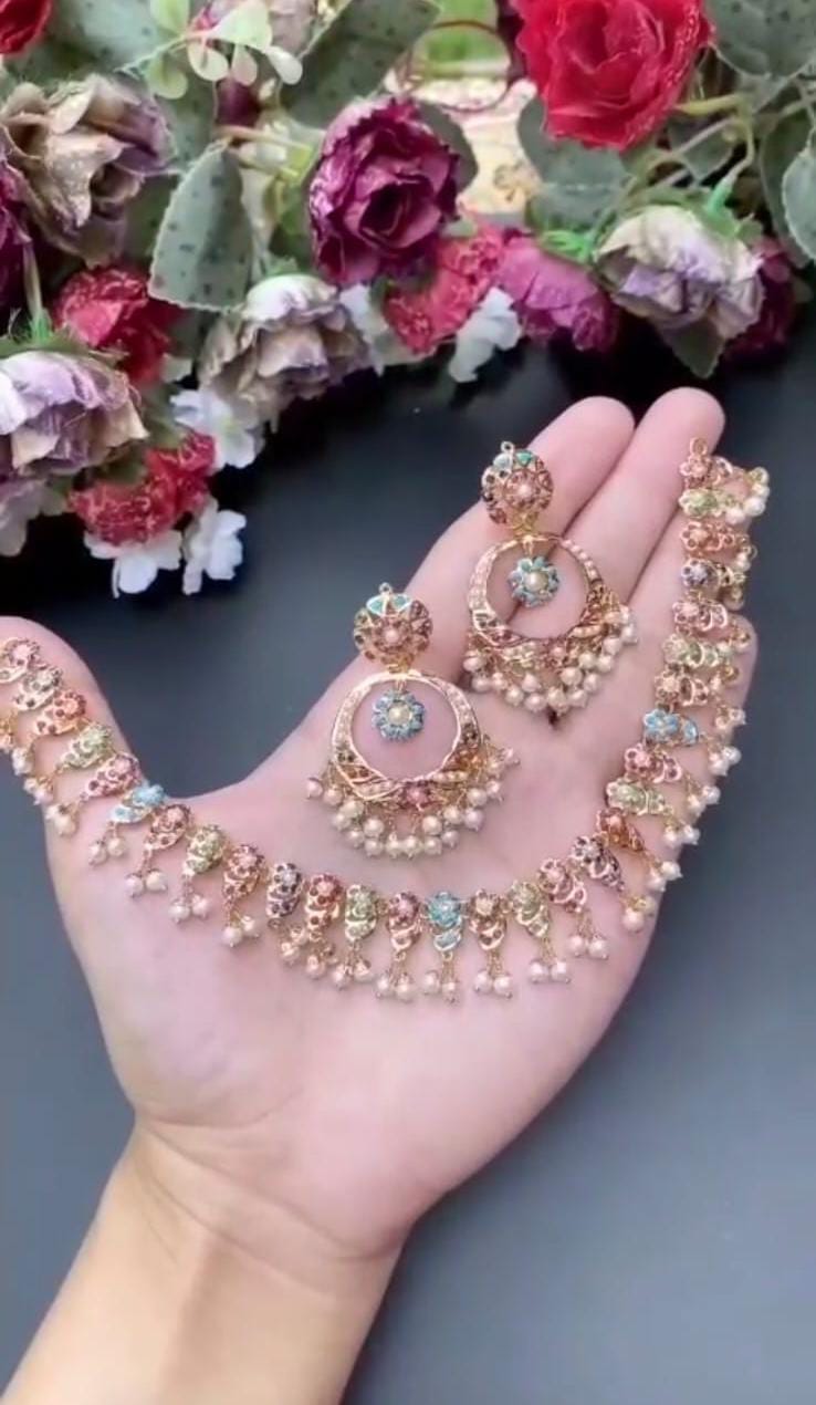 Noor Jadau Navaratan Neckless with chaandbaali
