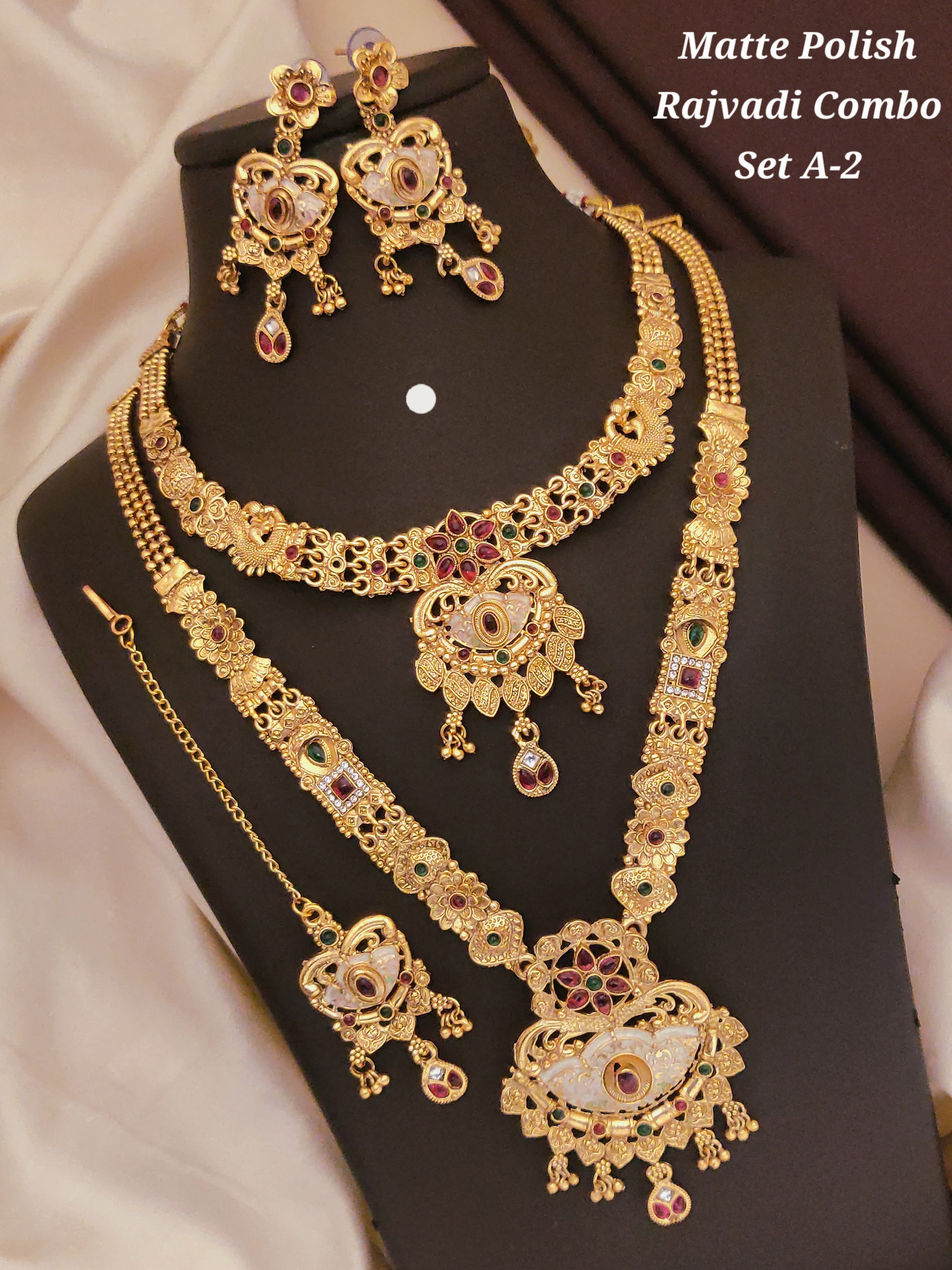 Elegant Rajvadi jewellery set 