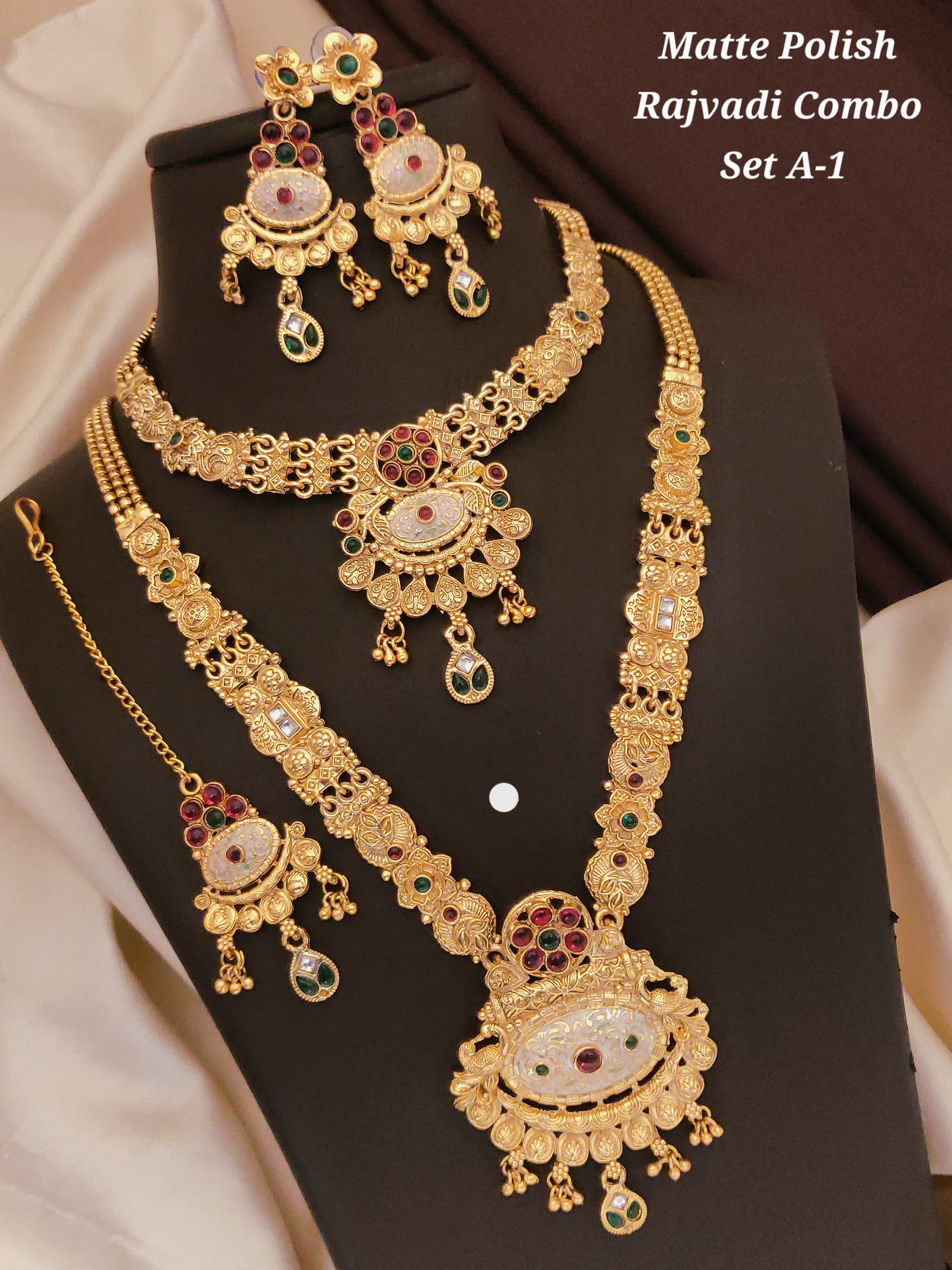 Elegant Rajvadi jewellery set 
