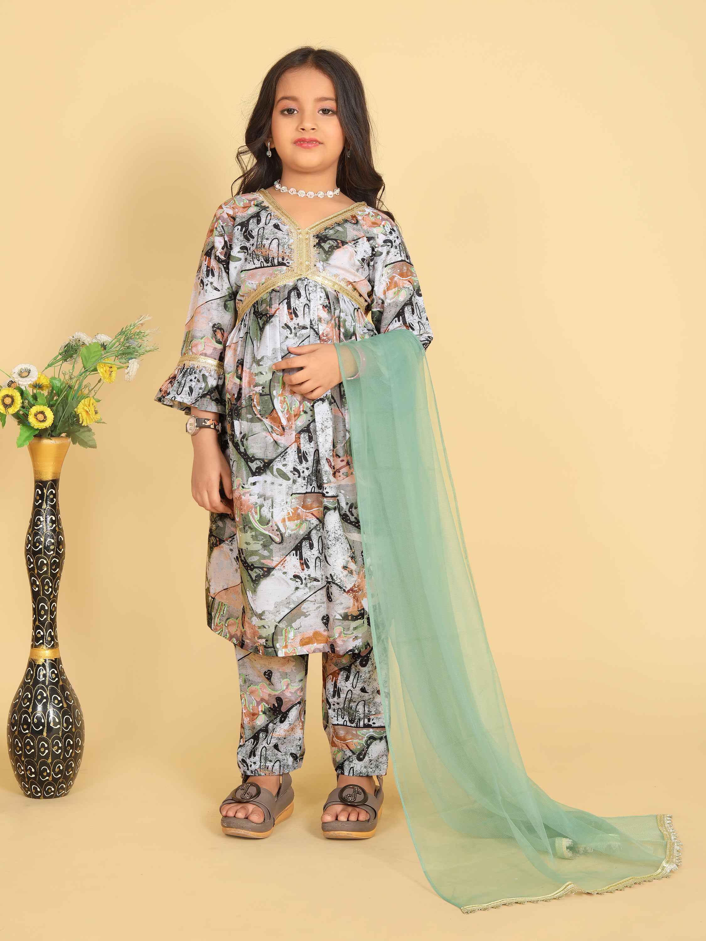 Girls Aliya Cut Top with Bottom Dupatta se