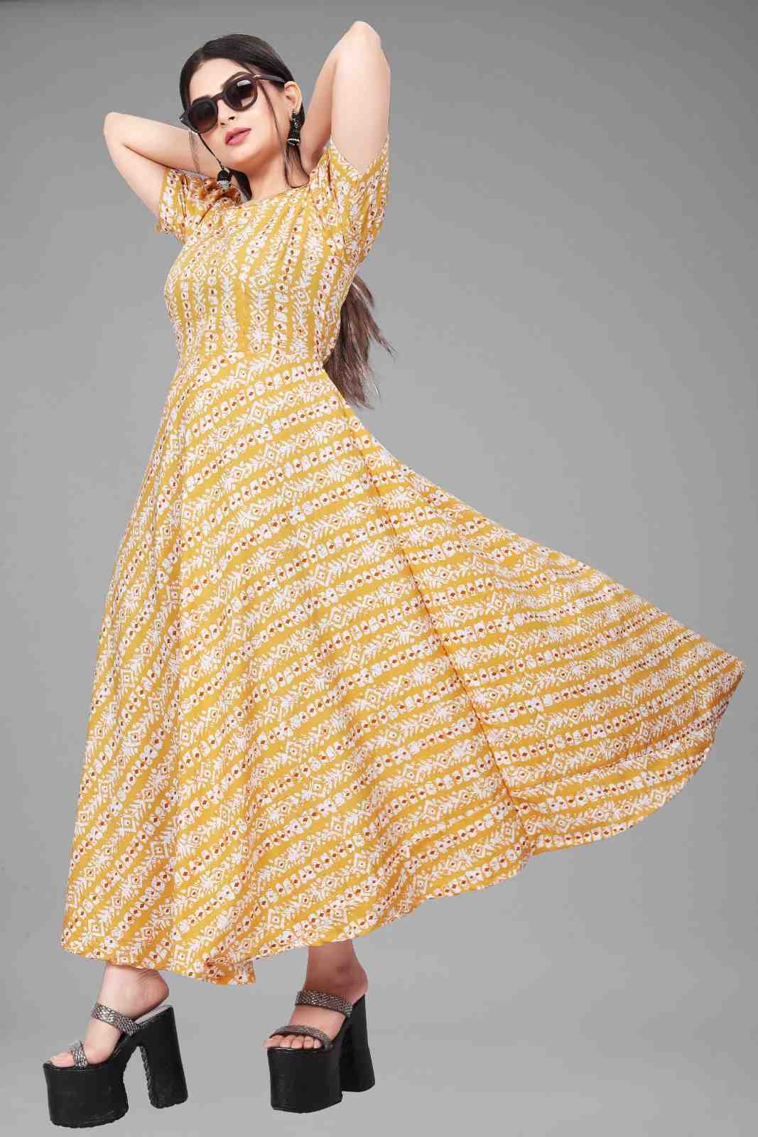 Classic trendy women dress 