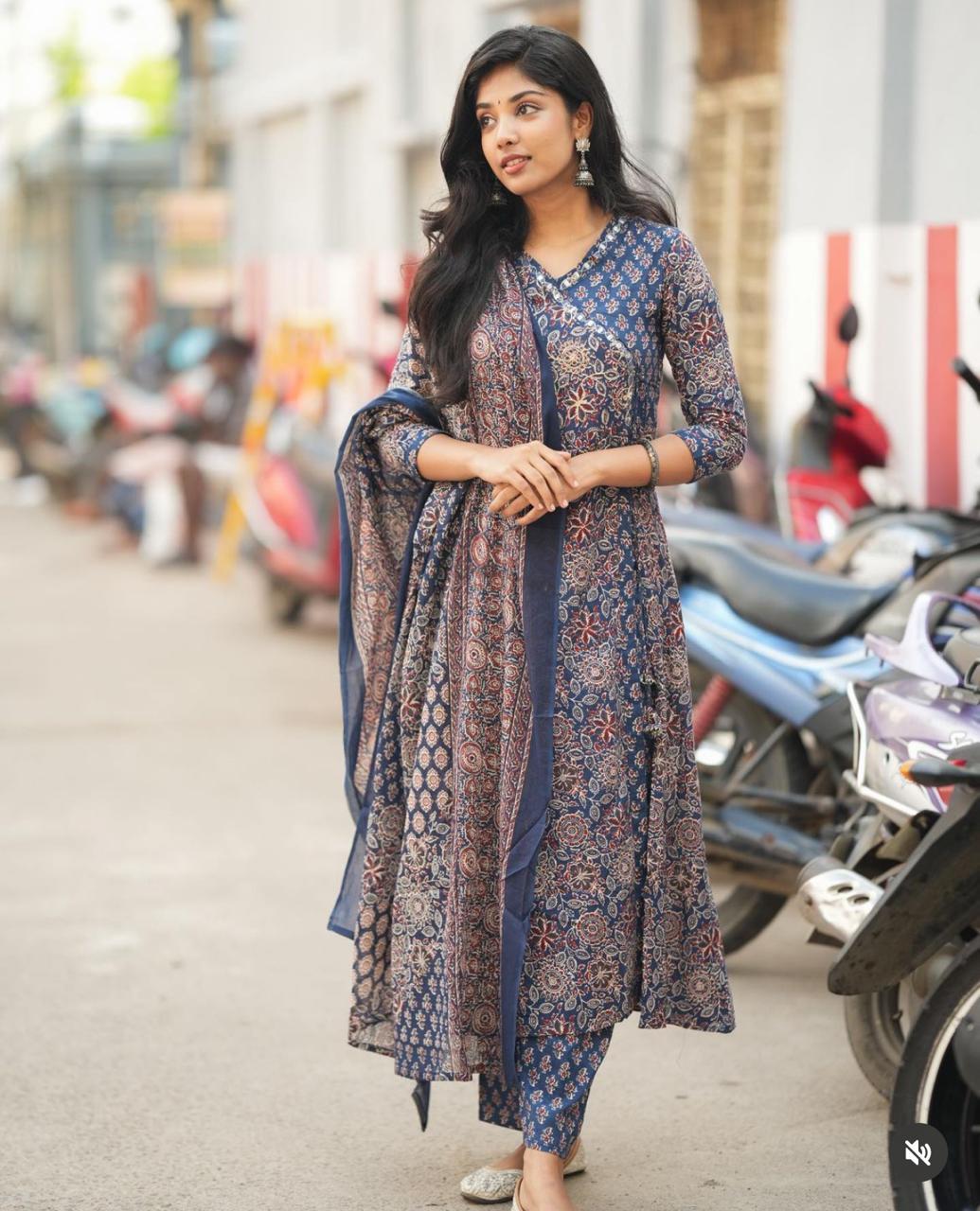 Indigo Elegance Printed Kurta Set with Dupatta 