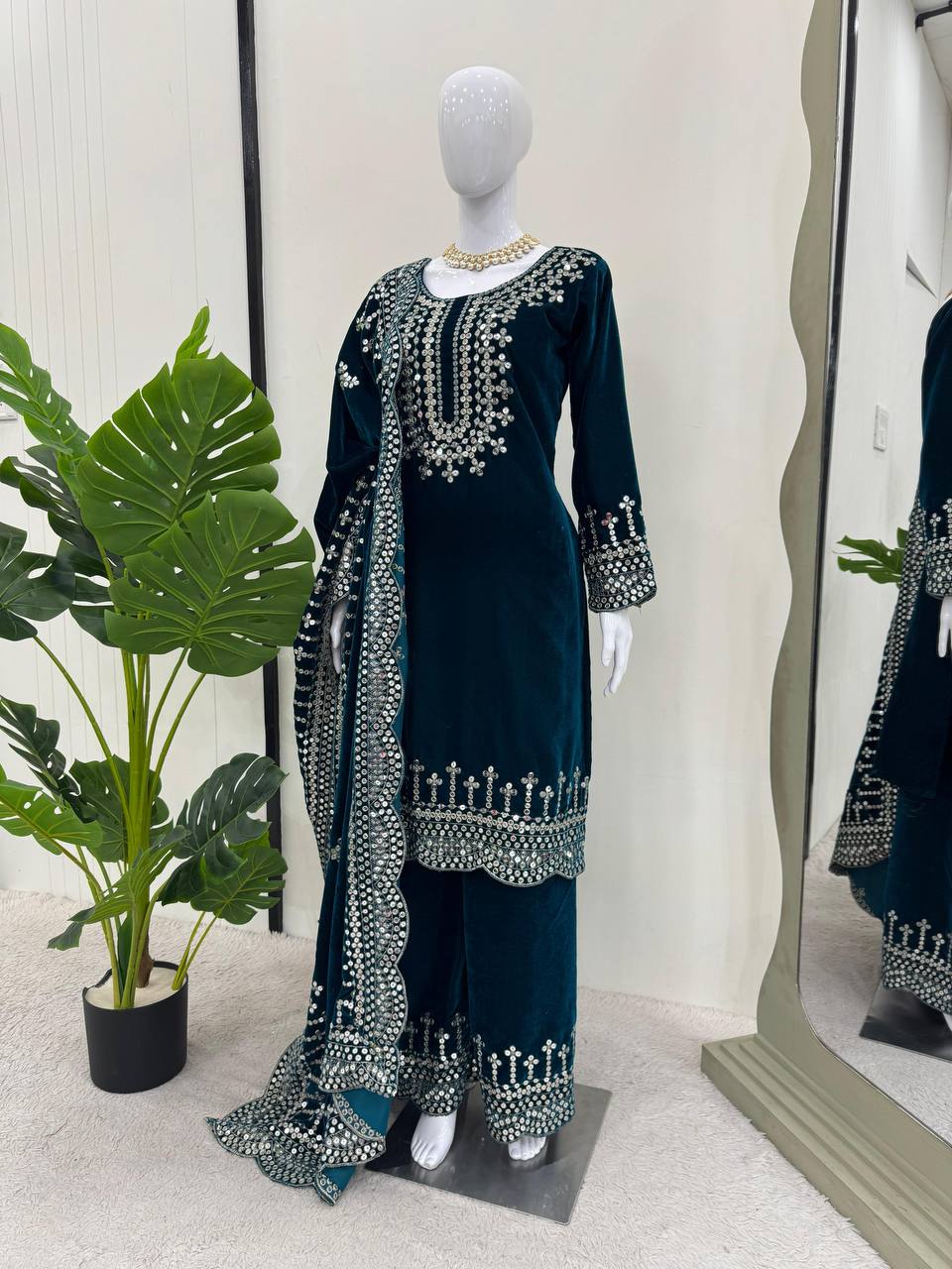  luxurious viscose velvet top pent dupatta set