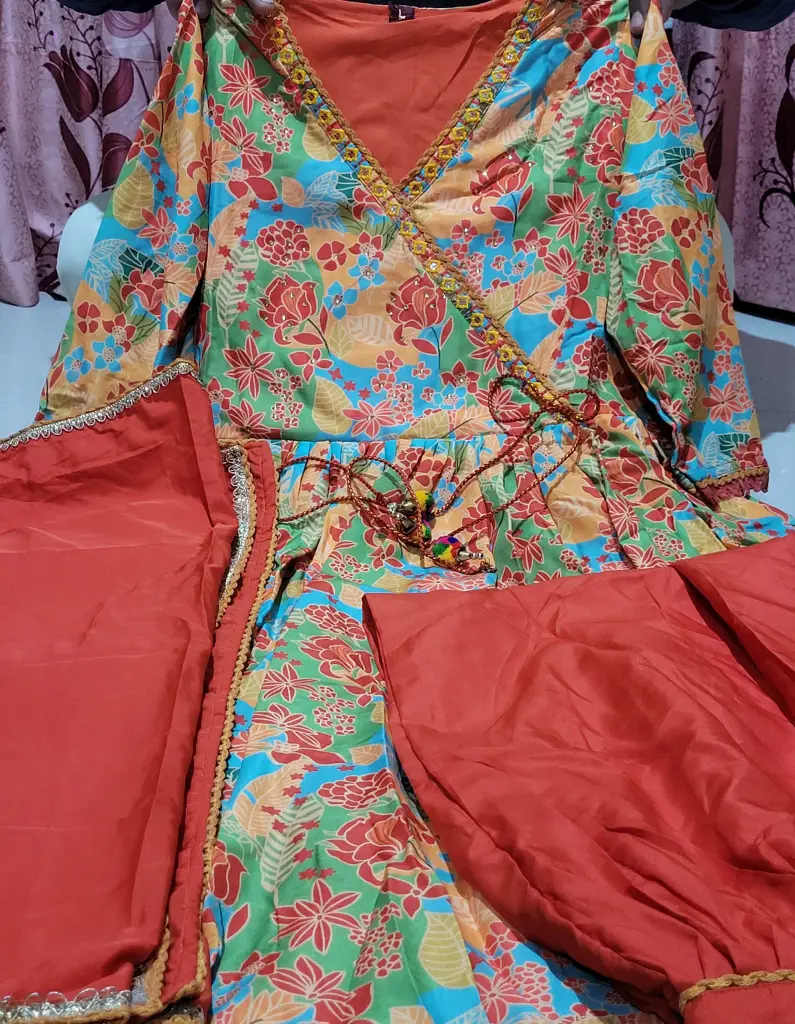 Muslin Alia Cut Embroidered Suit Set