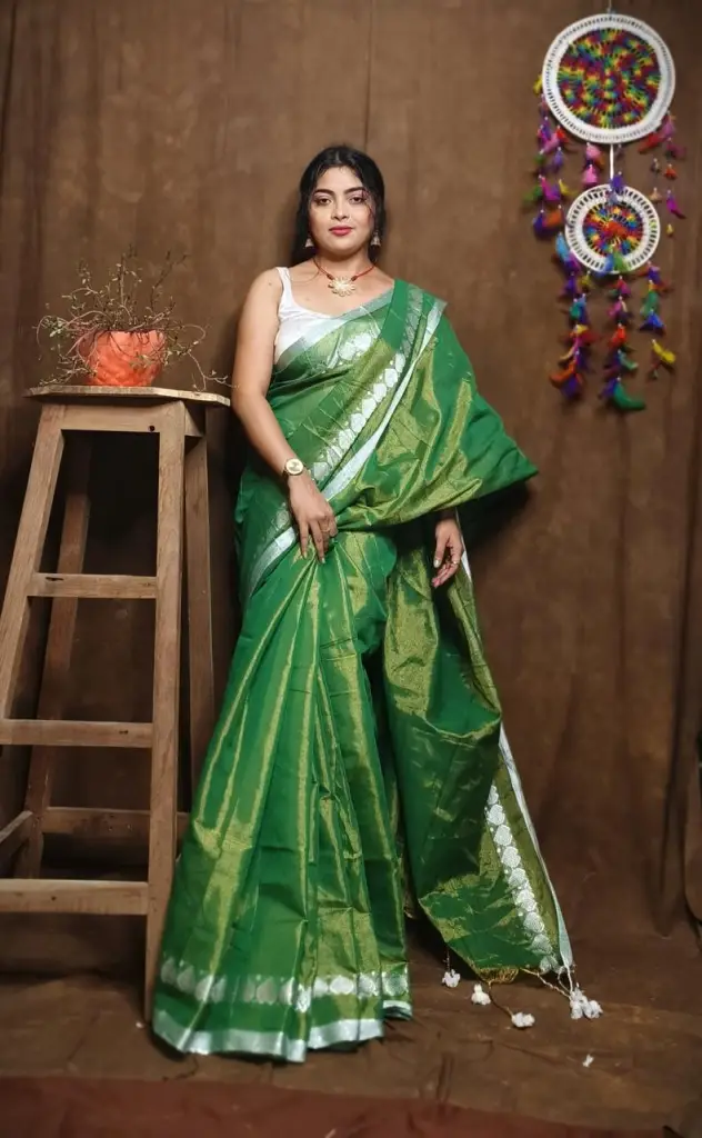 Love border Tissue Saree 