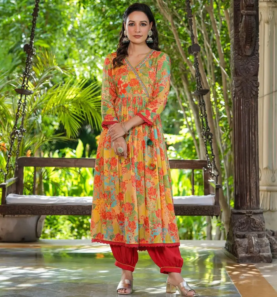 Muslin Alia Cut Embroidered Suit Set