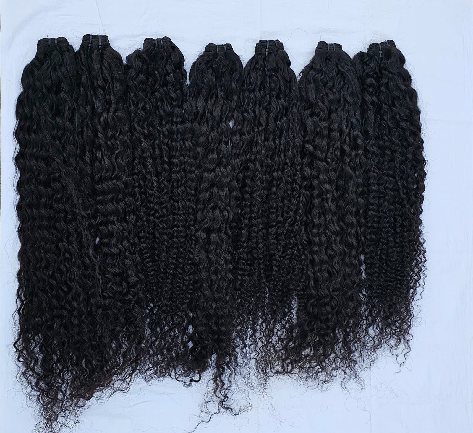 Luxurious Single Donor Indian Human Raw Curly Hair Bundles or Weft Available 10-32 Inches 