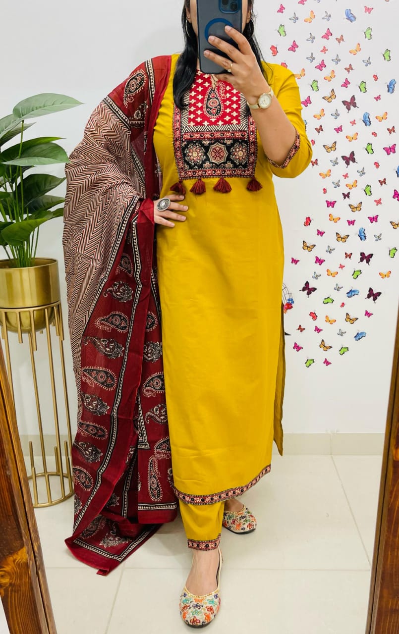 Beautiful kurti pant dupatta set