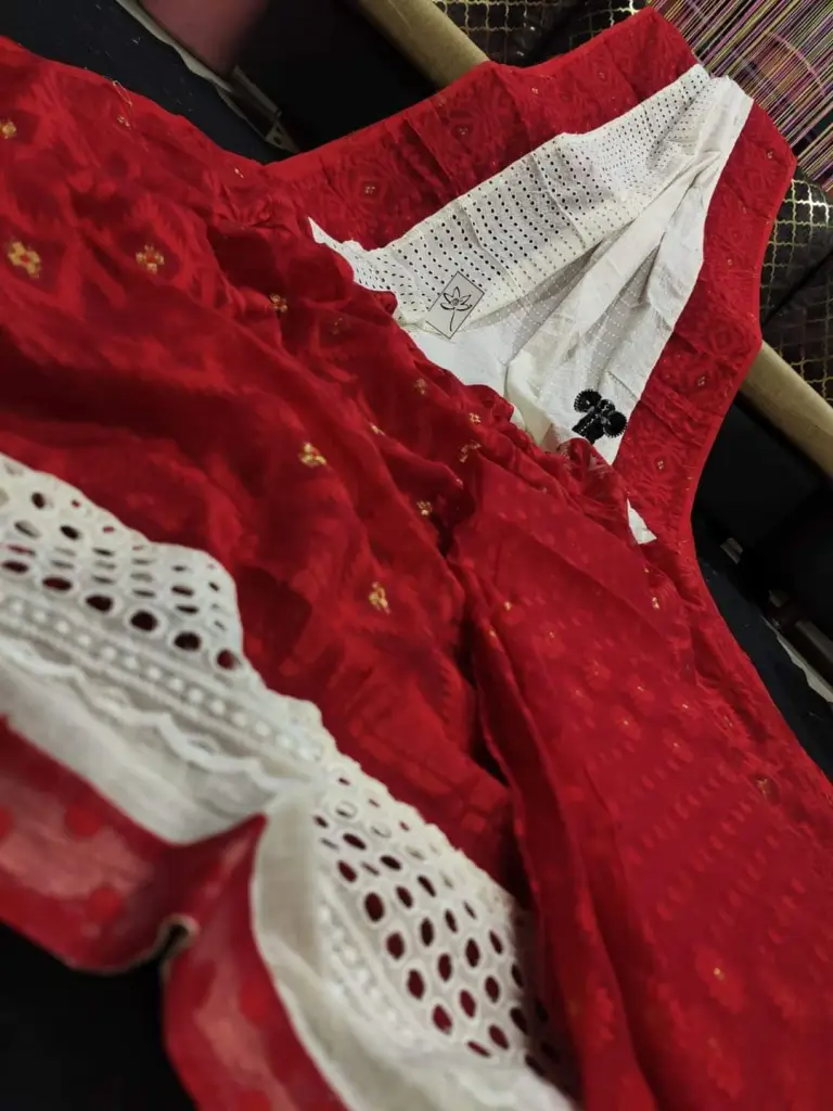Red and White Hakoba Jamdani Saree