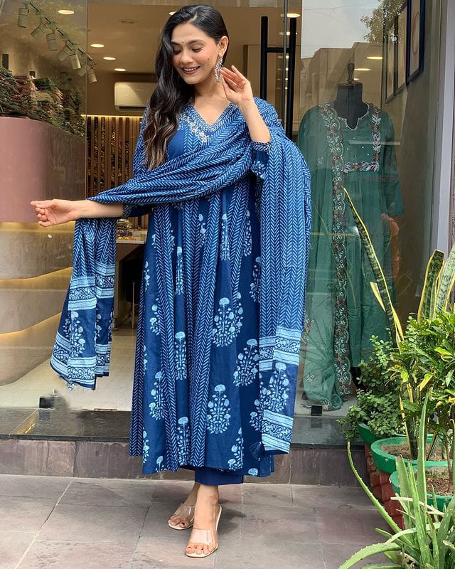 Elegant Flared Anarkali Kurta Set 