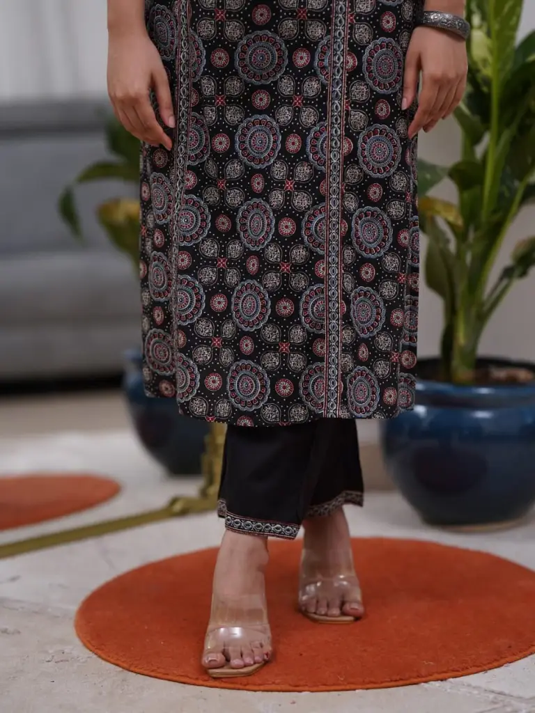 Aari Work Kurta Set