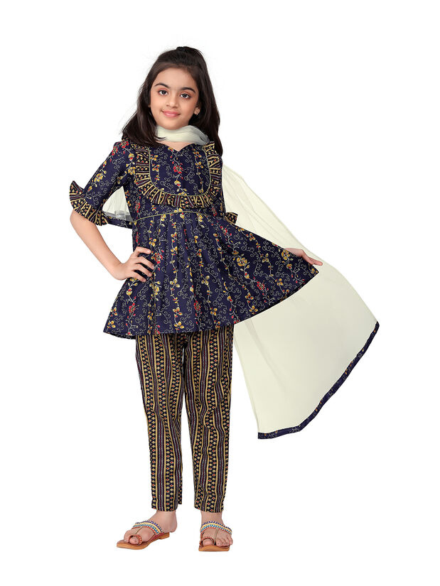 Girls Srug Kurta with Bottom Dupatta set