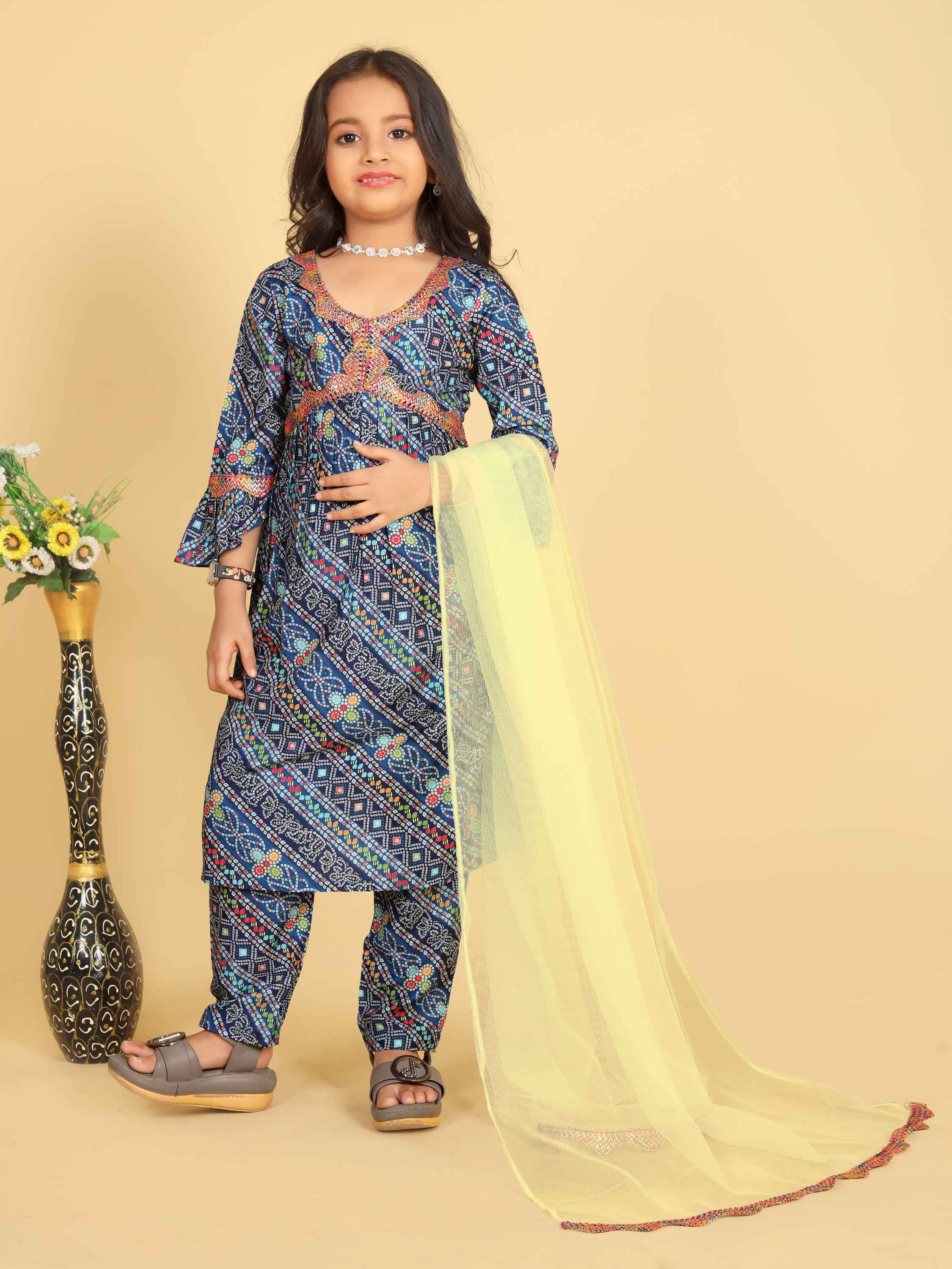 Girls Aliya Cut Top with Bottom Dupatta se