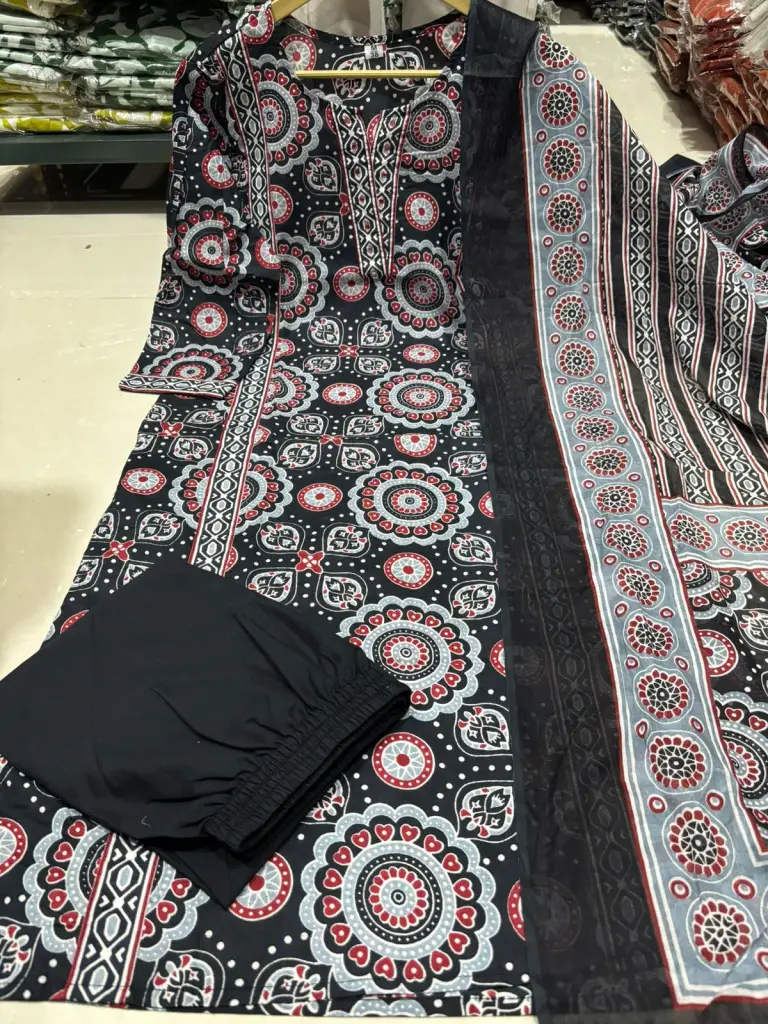 Aari Work Kurta Set