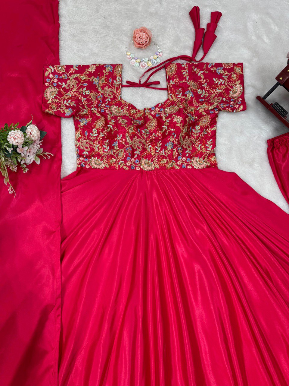 Luxurious Heavy Natural Anarkali Suit Dupatta set.