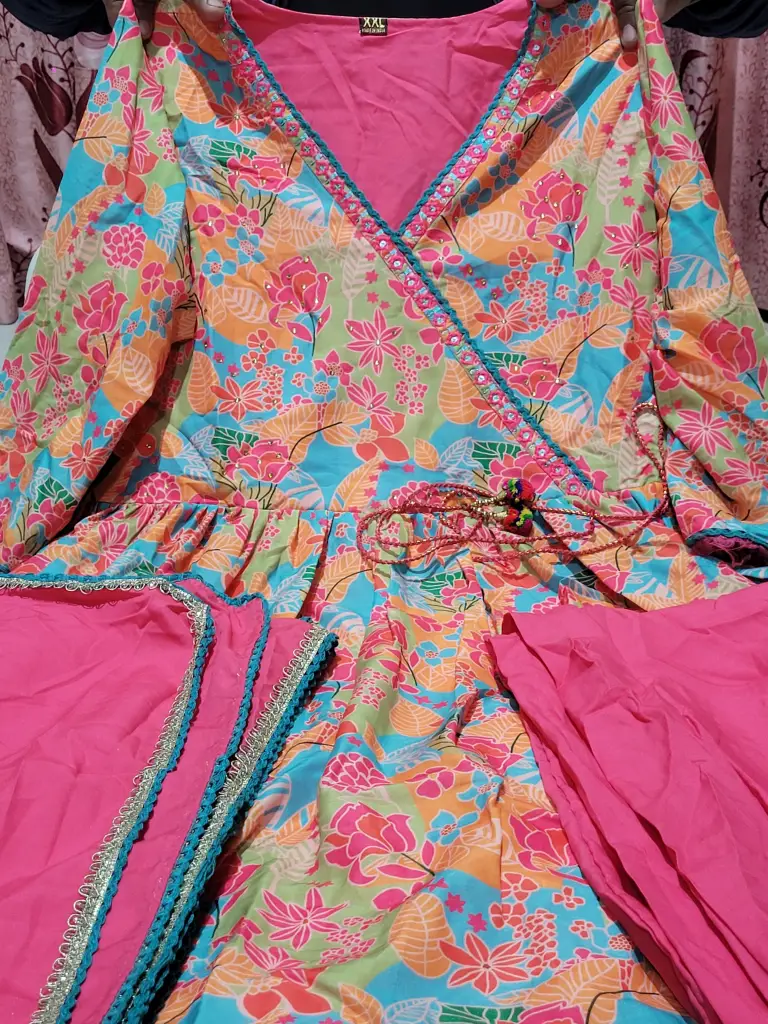 Muslin Alia Cut Embroidered Suit Set