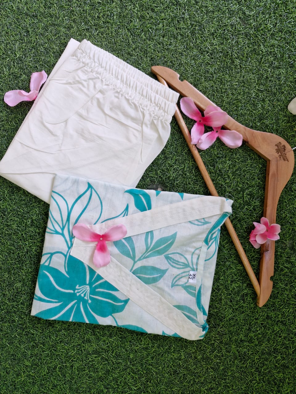 Women’s White Cotton Kurta Set with Teal Floral Print