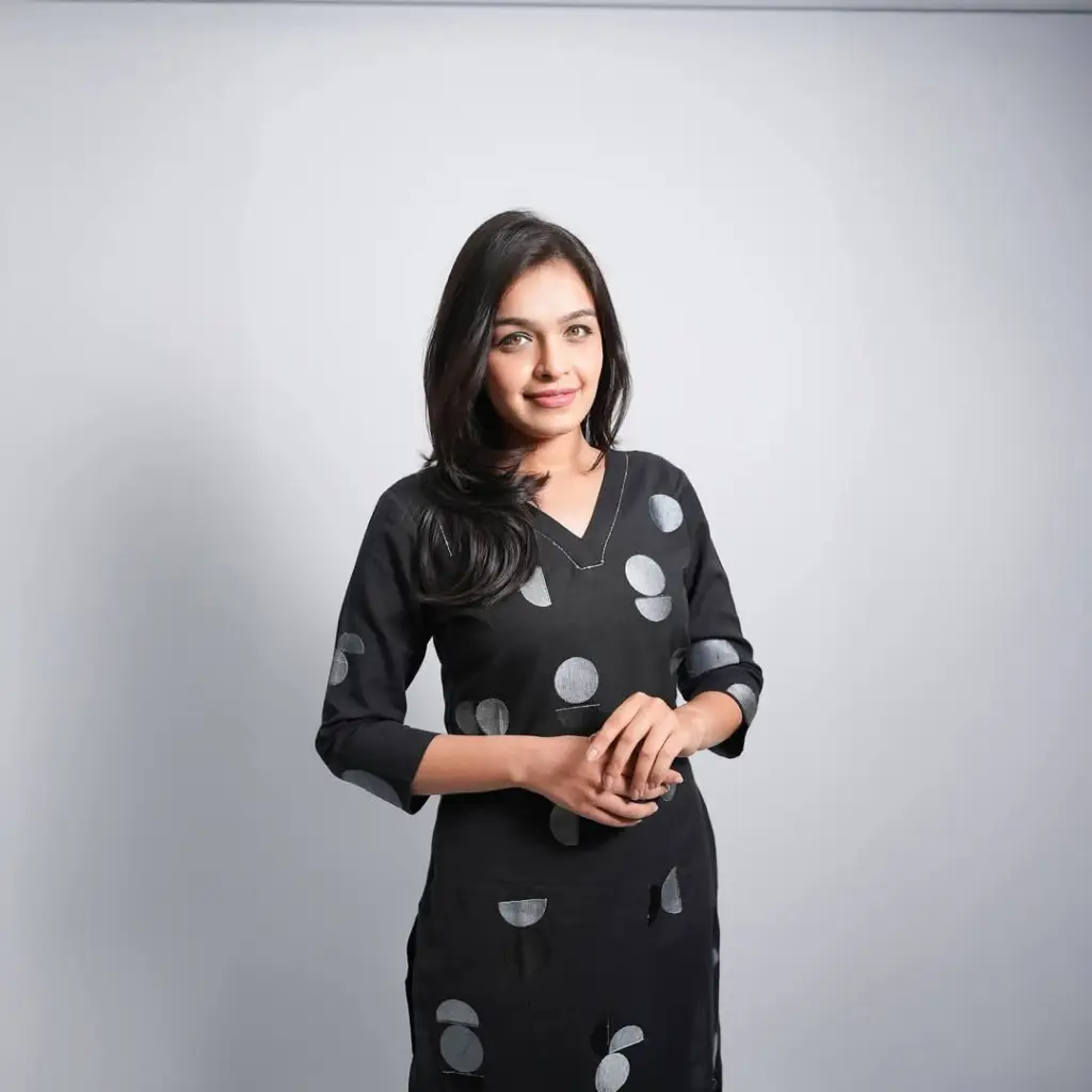 Elegant Office Wear Embroidered Kurti Set 